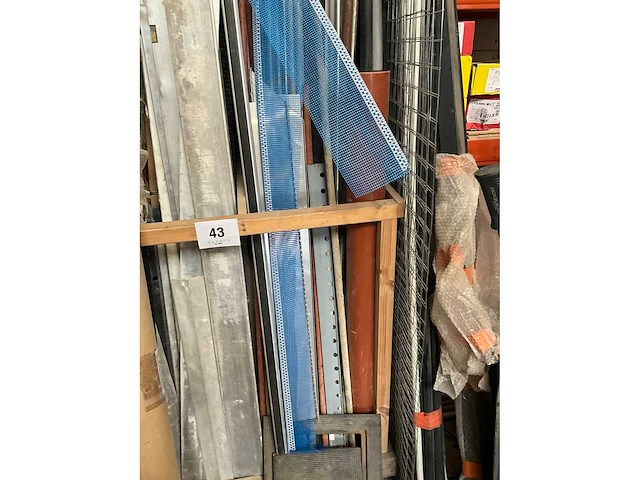 Partij diverse buizen en afstrijklatten - afbeelding 5 van  10