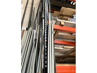 Partij diverse buizen en afstrijklatten - afbeelding 9 van  10