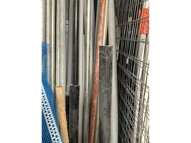 Partij diverse buizen en afstrijklatten - afbeelding 10 van  10