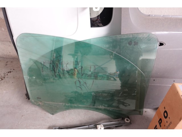 Partij diverse carrosserie onderdelen kangoo - afbeelding 2 van  13