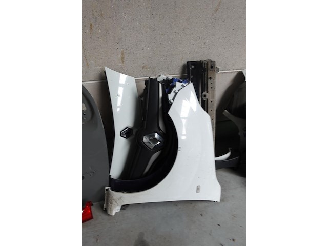 Partij diverse carrosserie onderdelen kangoo - afbeelding 8 van  13