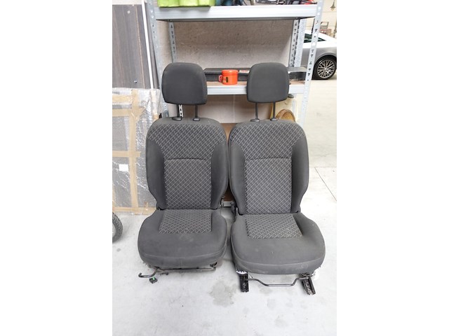 Partij diverse carrosserie onderdelen kangoo - afbeelding 10 van  13