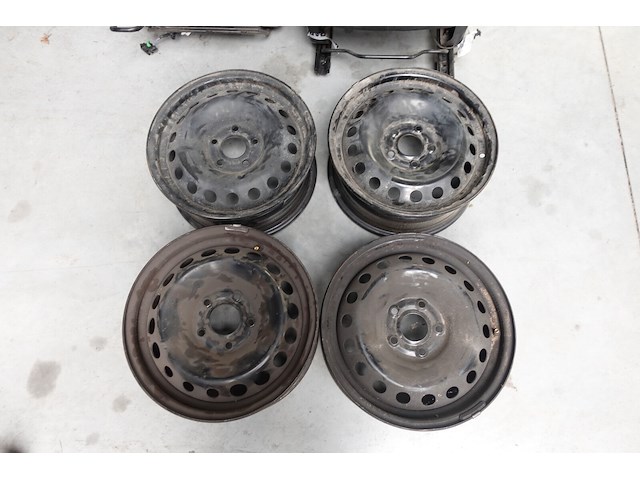 Partij diverse carrosserie onderdelen kangoo - afbeelding 11 van  13