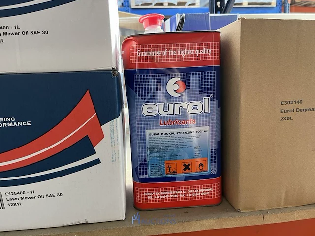 Partij diverse chemicaliën en oliën eurol - afbeelding 19 van  28