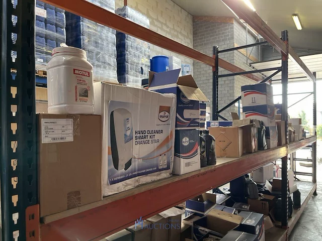 Partij diverse chemicaliën en oliën eurol - afbeelding 12 van  28