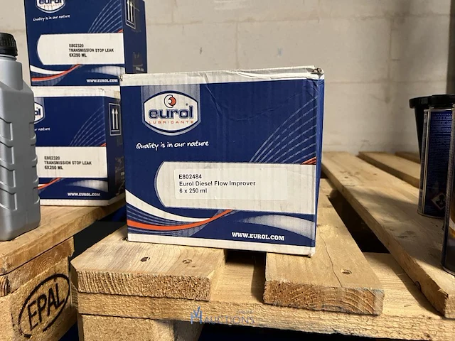 Partij diverse chemicaliën en onderhoudsproducten - afbeelding 4 van  14