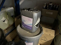 Partij diverse chemicaliën en onderhoudsproducten - afbeelding 9 van  14