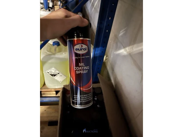 Partij diverse chemicaliën en onderhoudsproducten - afbeelding 13 van  14