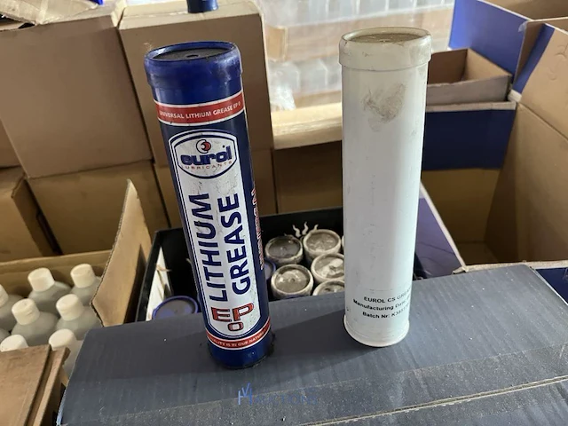 Partij diverse chemicaliën en smeermiddelen eurol - afbeelding 18 van  28