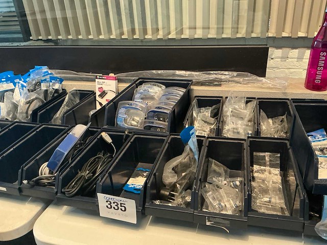 Partij diverse connectoren - afbeelding 1 van  11