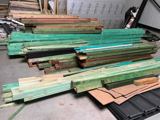 Partij diverse daklatten - afbeelding 1 van  3