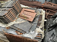 Partij diverse dakpannen en gevelpannen - afbeelding 4 van  7