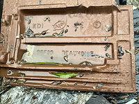 Partij diverse dakpannen en gevelpannen - afbeelding 7 van  7