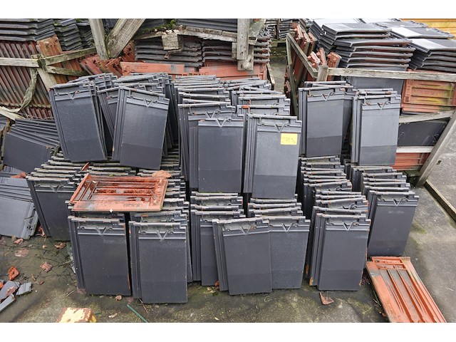 Partij diverse dakpannen - afbeelding 3 van  8