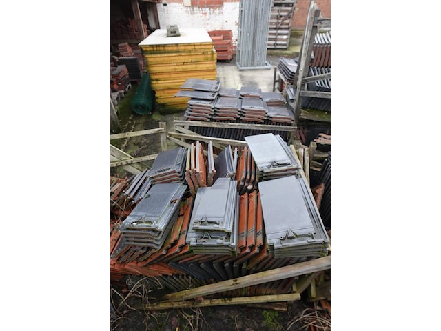 Partij diverse dakpannen - afbeelding 5 van  8