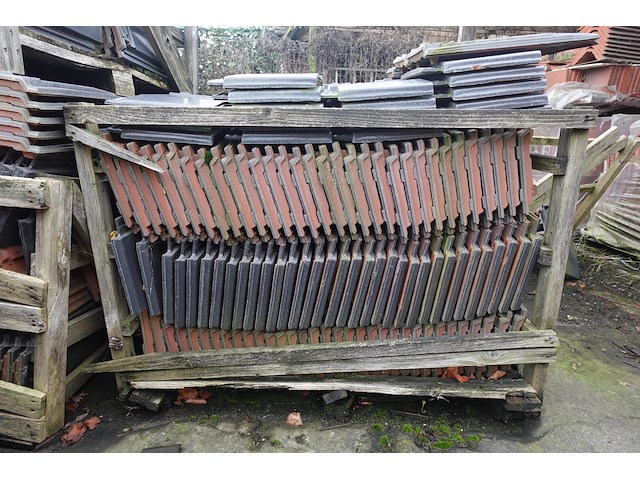 Partij diverse dakpannen - afbeelding 7 van  8