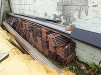 Partij diverse dakpannen - afbeelding 2 van  7