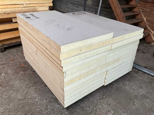 Partij diverse deck-vq vacuüm isolatie panelen (16,50 m2) - afbeelding 1 van  2