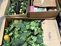 Partij diverse decoratie en hobbymateriaal - afbeelding 1 van  4