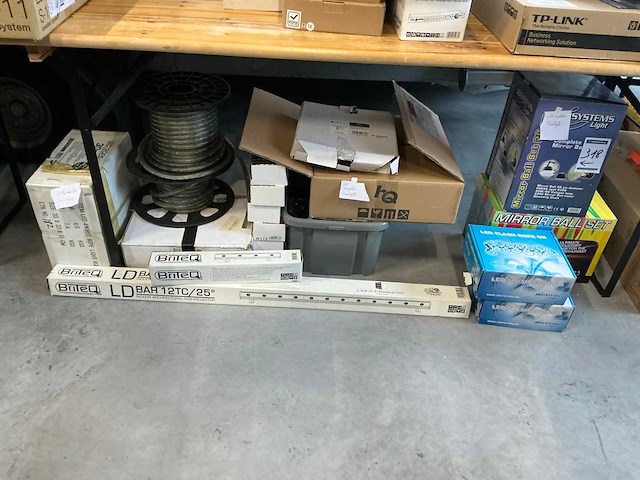 Partij diverse decoratieve feestverlichting - afbeelding 1 van  4