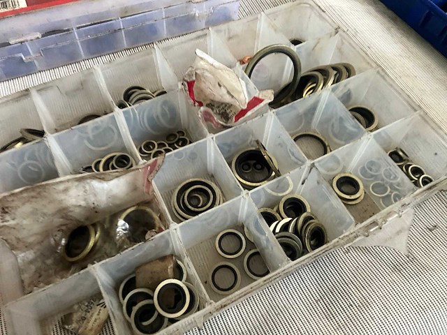 Partij diverse dichtingen, o-ringen en slangenklemmen - afbeelding 15 van  15