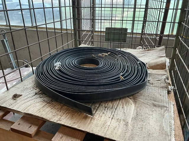 Partij diverse dichtingsrubbers - afbeelding 1 van  4