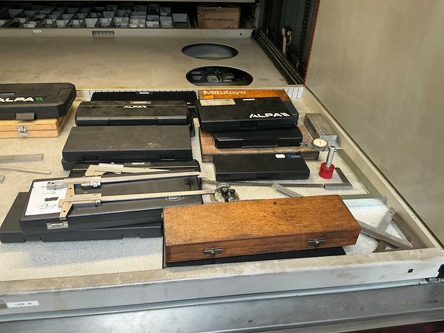 Partij diverse digitale en analoge schuifmaten - afbeelding 1 van  6