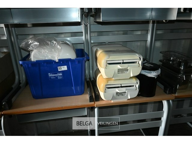 Partij diverse dispensers + vuilbakjes - afbeelding 1 van  8