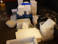 Partij diverse dozen/potten - afbeelding 1 van  8