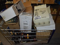 Partij diverse dranken, o.a. distilleria pilzer srl, met flessen wijn, mousserende wijn en gedistilleerd - afbeelding 1 van  3