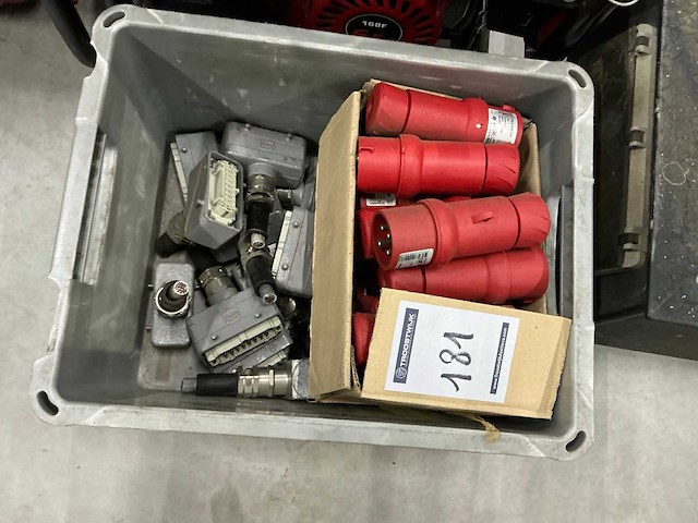 Partij diverse drijfkrachtstekkers - afbeelding 1 van  3