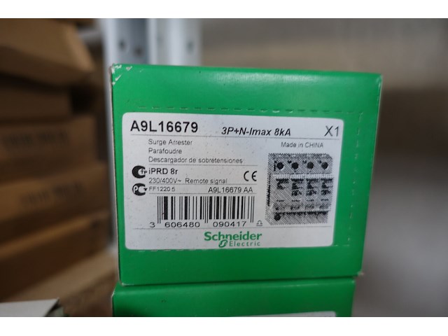 Partij diverse electronica schneider & e-t-a - afbeelding 29 van  37