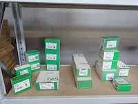 Partij diverse electronica schneider & e-t-a - afbeelding 23 van  37