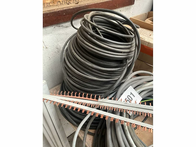 Partij diverse elektriciteitskabels en toebehoren - afbeelding 3 van  8