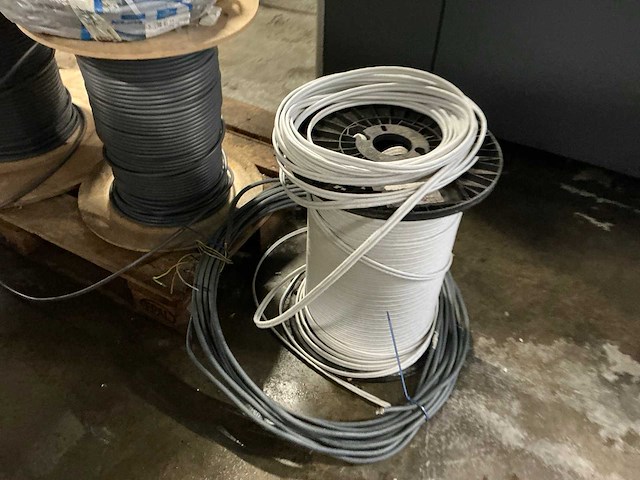 Partij diverse elektrische kabels - afbeelding 4 van  14