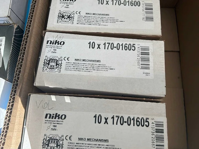 Partij diverse elektrische onderdelen niko - afbeelding 5 van  11