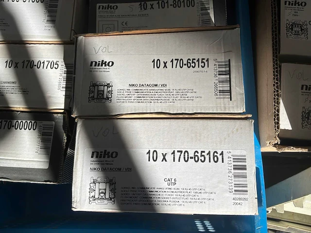 Partij diverse elektrische onderdelen niko - afbeelding 6 van  11