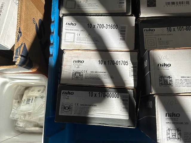Partij diverse elektrische onderdelen niko - afbeelding 9 van  11