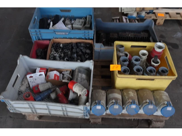 Partij diverse elektrmateriaal - afbeelding 1 van  6