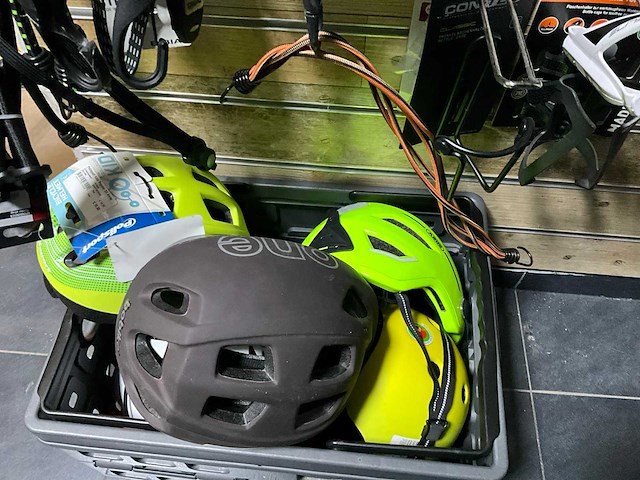 Partij diverse fietsaccessoires - afbeelding 4 van  5