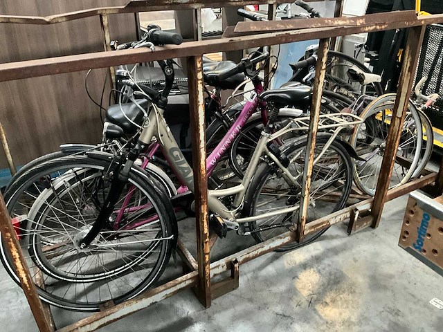 Partij diverse fietsen - afbeelding 1 van  3