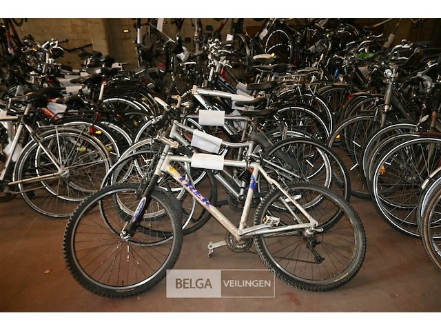 Partij diverse fietsen - afbeelding 1 van  6