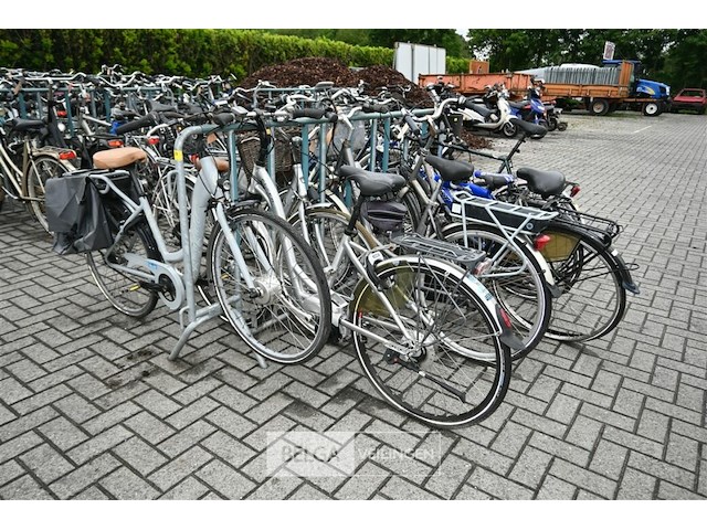Partij diverse fietsen - afbeelding 1 van  8