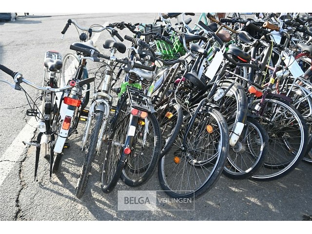 Partij diverse fietsen - afbeelding 1 van  4