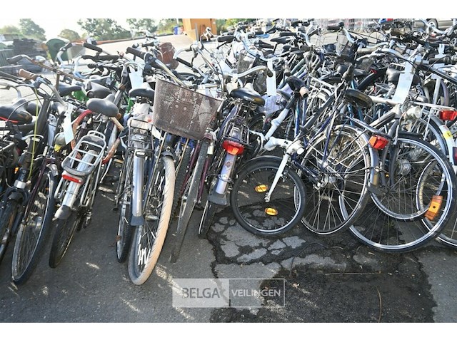 Partij diverse fietsen - afbeelding 1 van  5