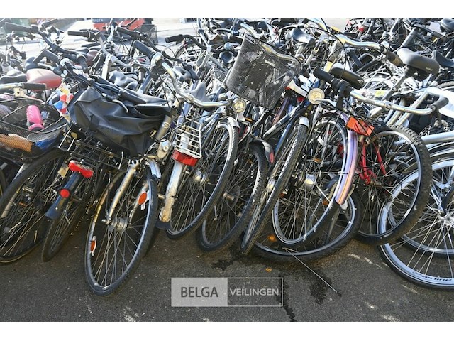 Partij diverse fietsen - afbeelding 1 van  4