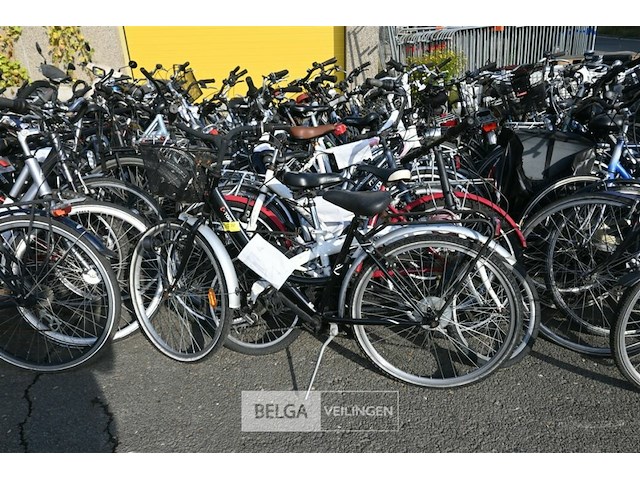 Partij diverse fietsen - afbeelding 1 van  4