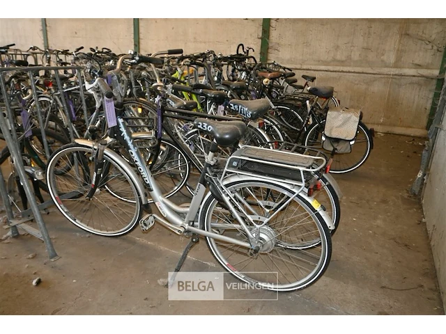 Partij diverse fietsen - afbeelding 1 van  7