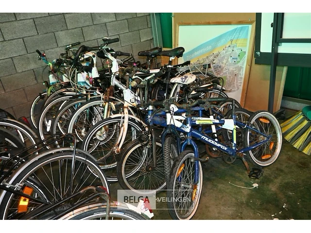 Partij diverse fietsen - afbeelding 1 van  4