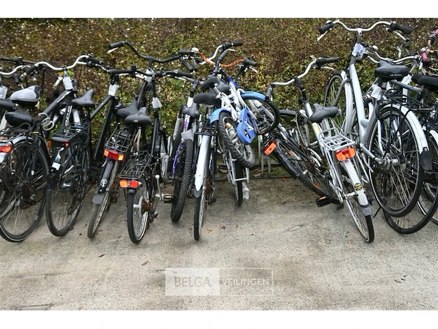 Partij diverse fietsen - afbeelding 1 van  5